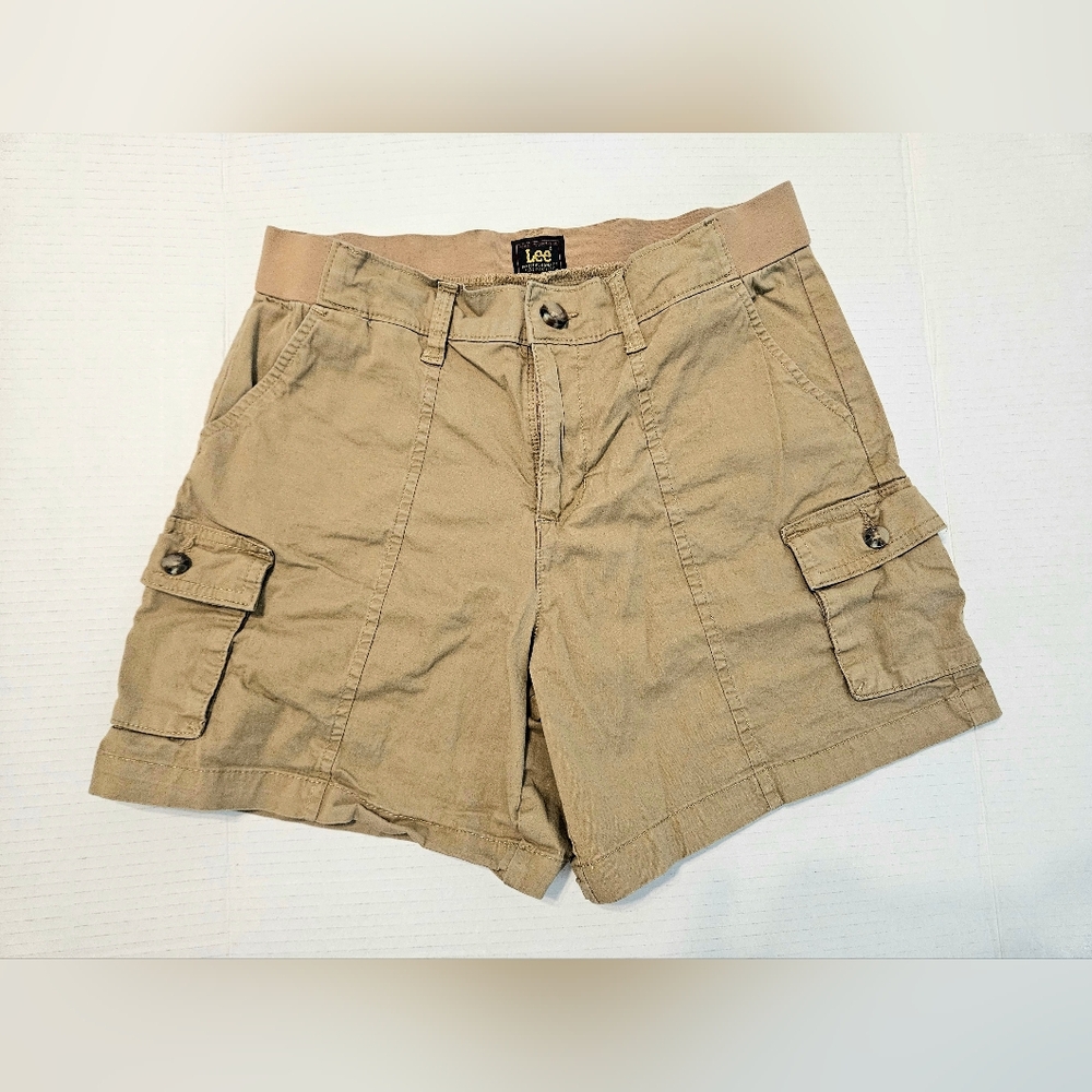 Lee Khaki Shorts - Tan